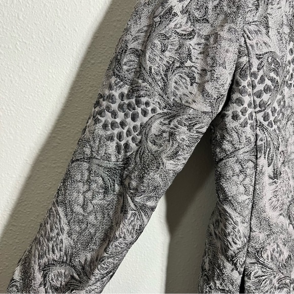 Chico's metallic brocade duster jacket blazer Patterned sz 1 8/10 silver gray - Picture 5 of 9